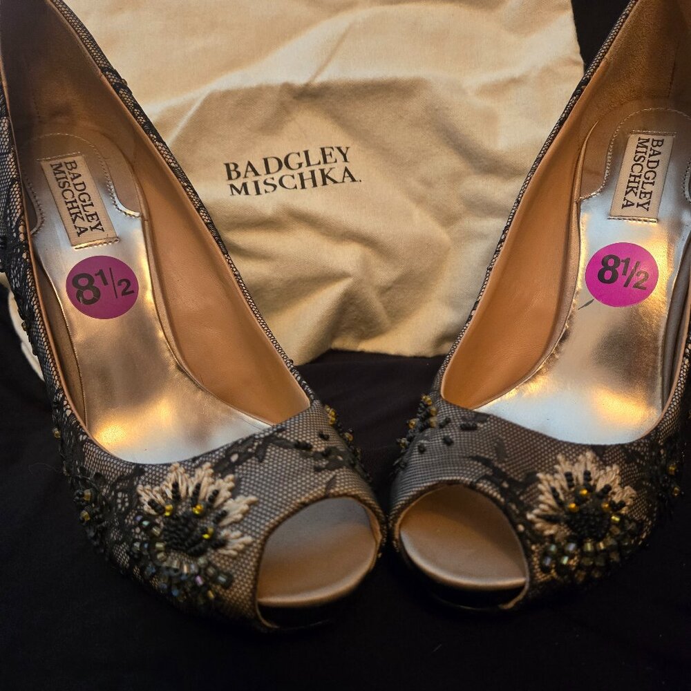 Badgley Mischka. Stella Floral Embellish Pump- Open Toe. 8.5